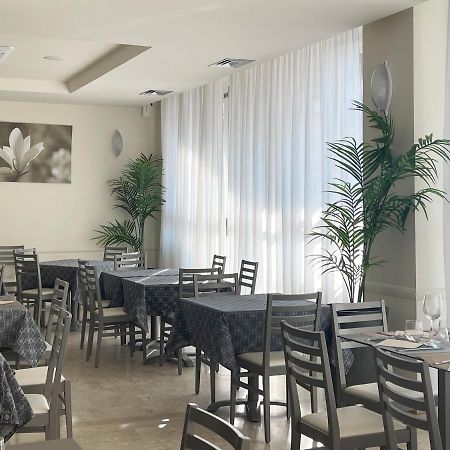 Hotel Little Ρίμινι Εξωτερικό φωτογραφία